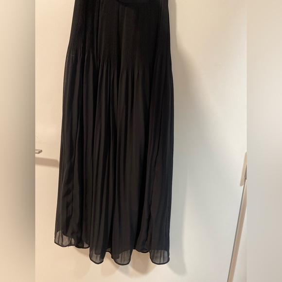 Gorgeous Pleated H&M Maxi Skirt - Picture 2 of 4